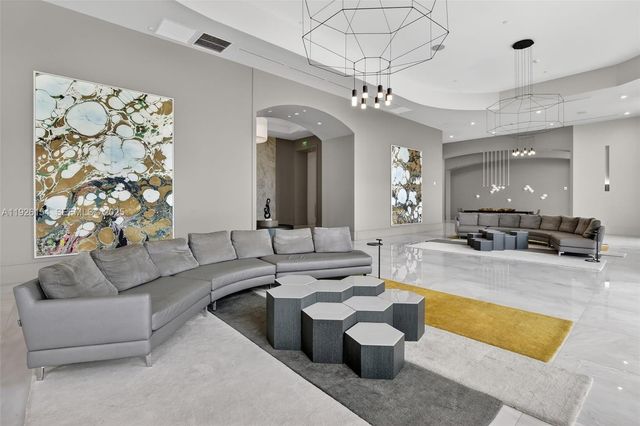 3301 NE 183 St 906, Aventura, FL 33160