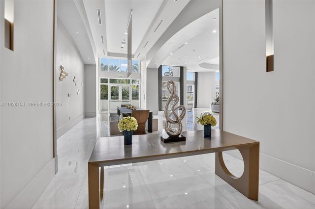 3301 NE 183 St 906, Aventura, FL 33160