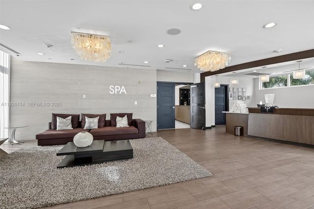 3301 NE 183 St 906, Aventura, FL 33160