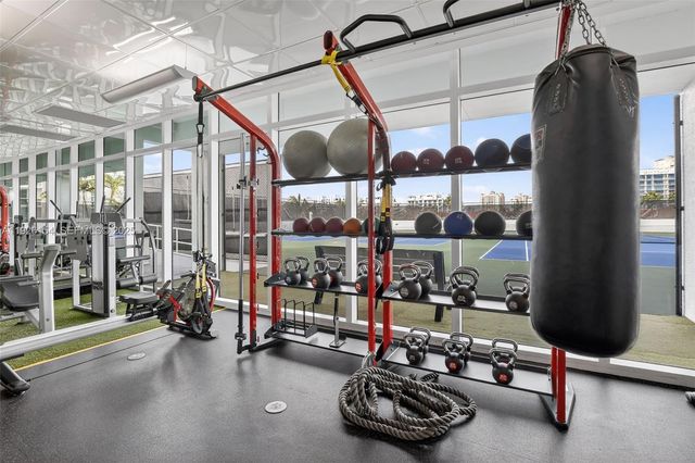 3301 NE 183 St 906, Aventura, FL 33160