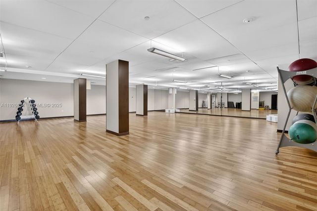 3301 NE 183 St 906, Aventura, FL 33160