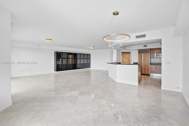 3301 NE 183 St 906, Aventura, FL 33160