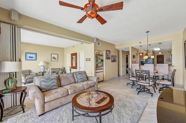 7700 Seawall Boulevard 402, Galveston, TX 77551