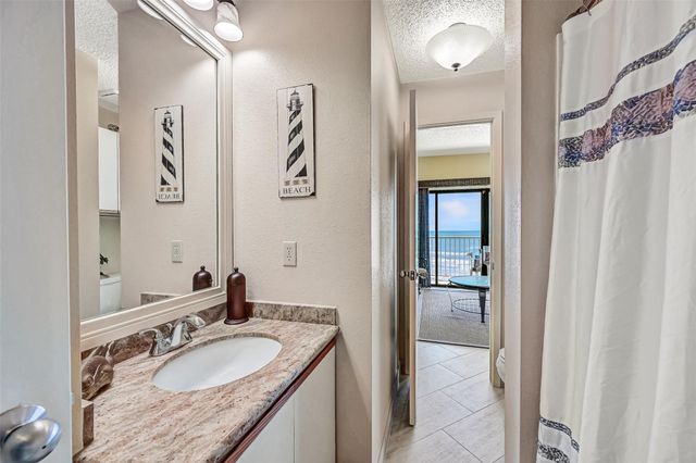 7700 Seawall Boulevard 402, Galveston, TX 77551