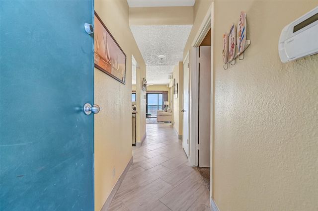 7700 Seawall Boulevard 402, Galveston, TX 77551
