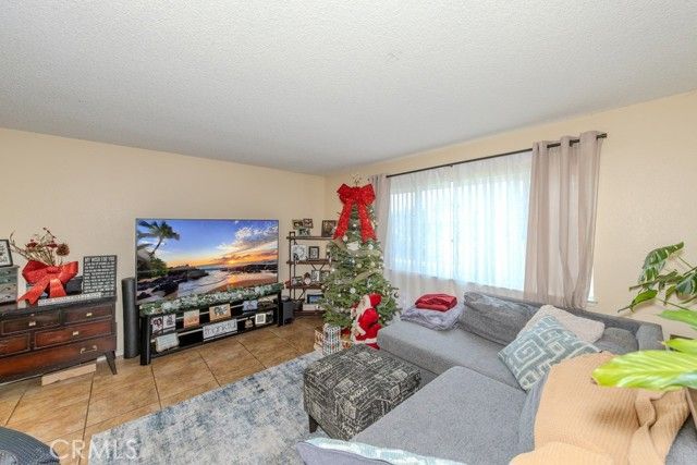 731 S Glenwood, Rialto, CA 92376