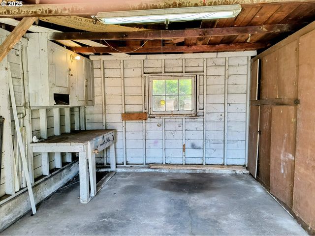 1326 Ne GALLOWAY St, Mc Minnville, OR 97128