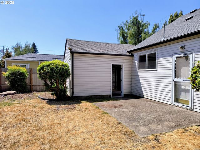 1326 Ne GALLOWAY St, Mc Minnville, OR 97128