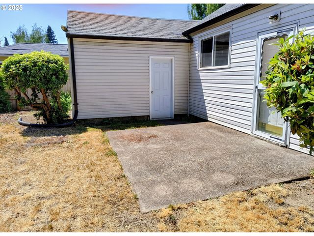 1326 Ne GALLOWAY St, Mc Minnville, OR 97128