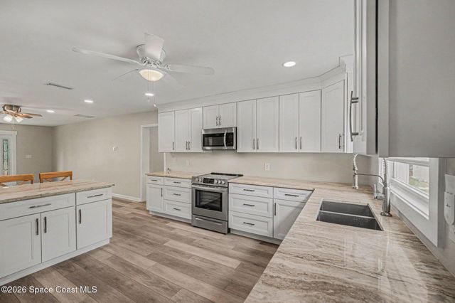 20 Hardee Circle N, Rockledge, FL 32955