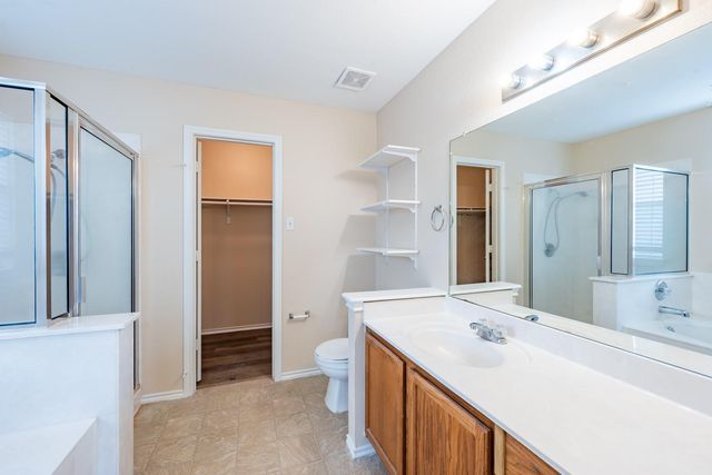 218 Mossy Rock DR, Hutto, TX 78634
