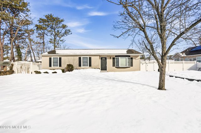 1033 Birmingham Avenue, Toms River, NJ 08757