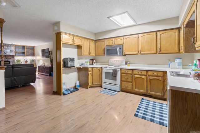 17 Badalona Circle, Hot Springs, AR 71909