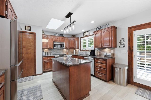 8310 N Forest Ct, Spokane, WA 99208