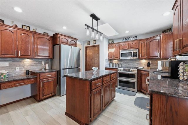 8310 N Forest Ct, Spokane, WA 99208