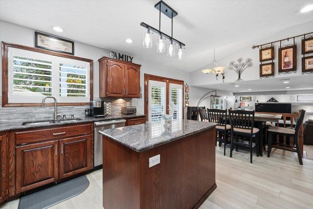 8310 N Forest Ct, Spokane, WA 99208
