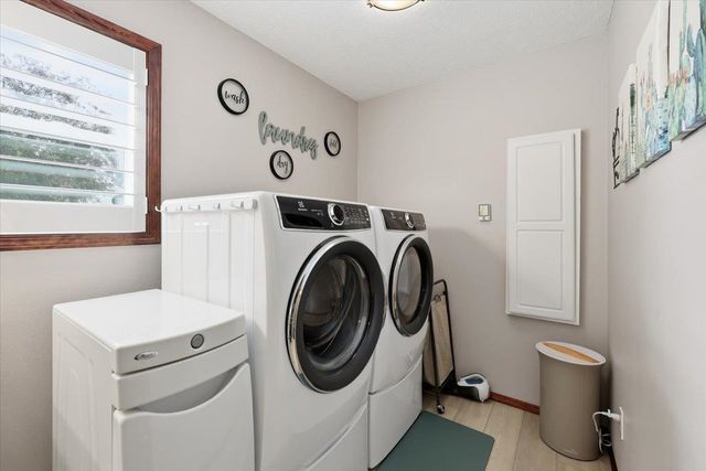 8310 N Forest Ct, Spokane, WA 99208