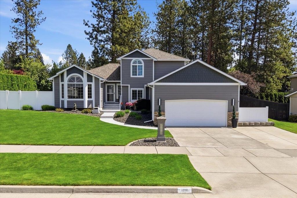 8310 N Forest Ct, Spokane, WA 99208