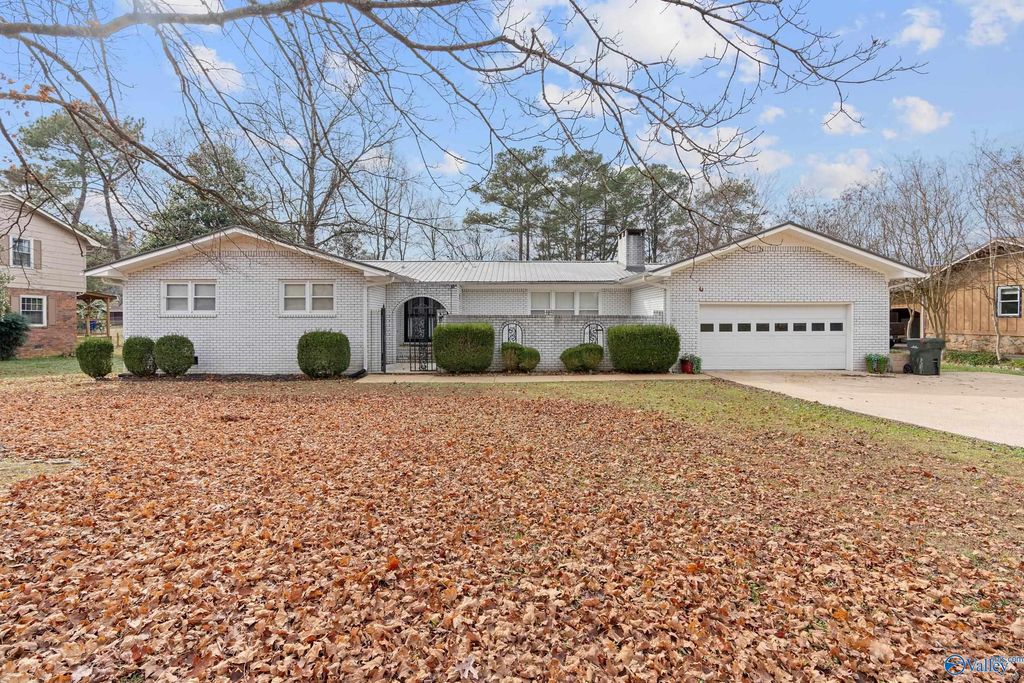 2006 County Park Road, Scottsboro, AL 35769