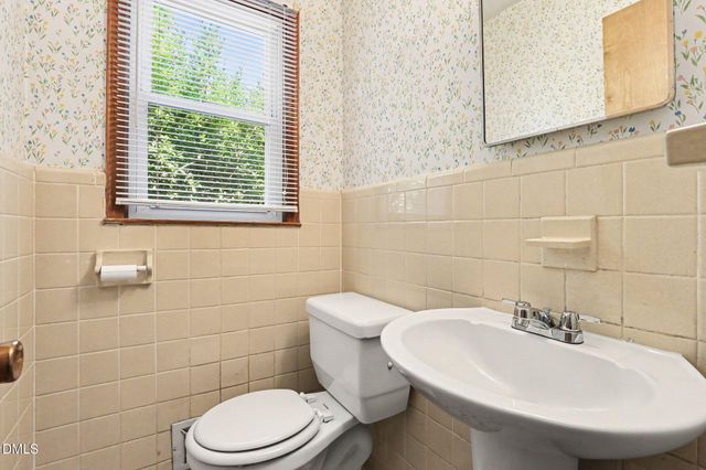 1025 Warren Avenue, Cary, NC 27511