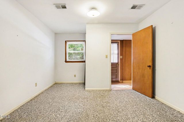 1025 Warren Avenue, Cary, NC 27511