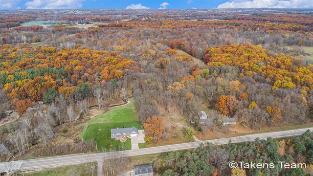 2729 138th Avenue, Dorr, MI 49323