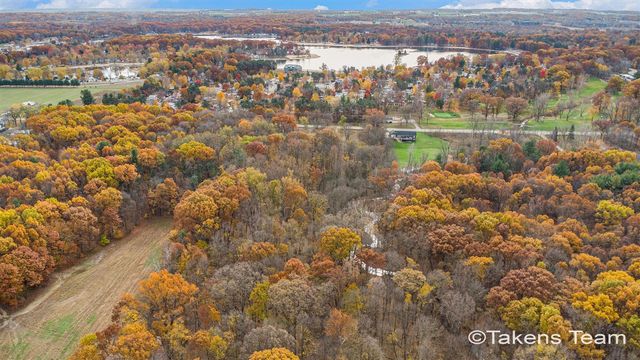 2729 138th Avenue, Dorr, MI 49323