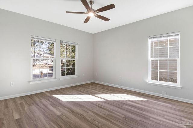 1105 W Gonzales St, Pensacola, FL 32501