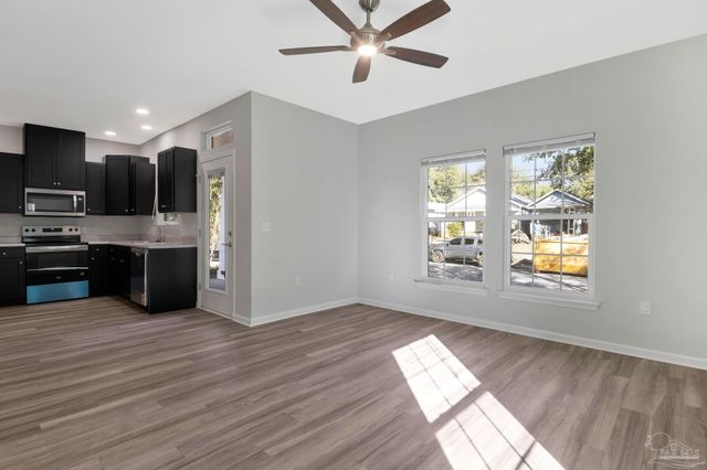 1105 W Gonzales St, Pensacola, FL 32501