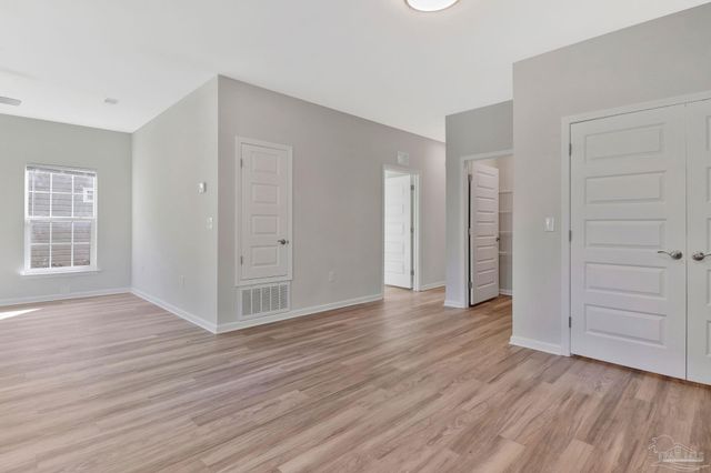 1105 W Gonzales St, Pensacola, FL 32501