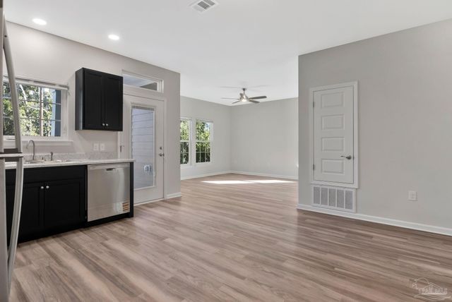 1105 W Gonzales St, Pensacola, FL 32501