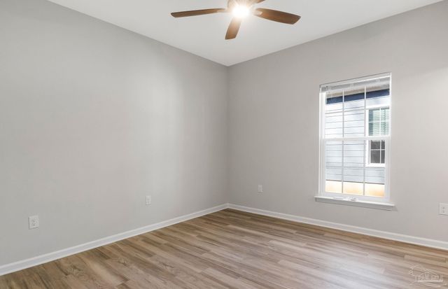 1105 W Gonzales St, Pensacola, FL 32501