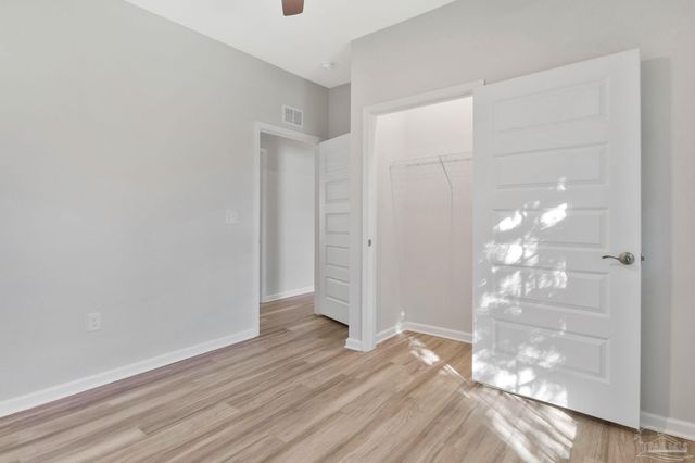 1105 W Gonzales St, Pensacola, FL 32501