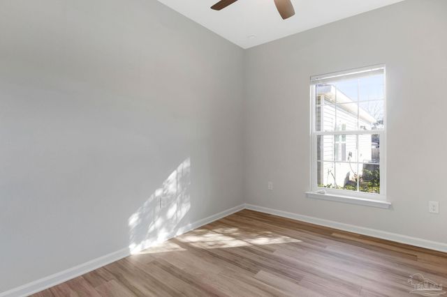 1105 W Gonzales St, Pensacola, FL 32501