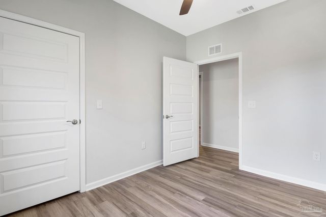 1105 W Gonzales St, Pensacola, FL 32501