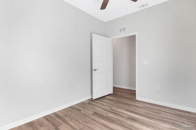 1105 W Gonzales St, Pensacola, FL 32501