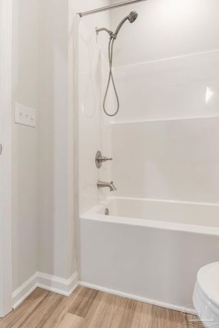 1105 W Gonzales St, Pensacola, FL 32501