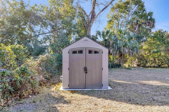 1105 W Gonzales St, Pensacola, FL 32501