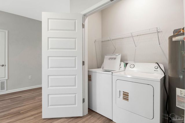 1105 W Gonzales St, Pensacola, FL 32501