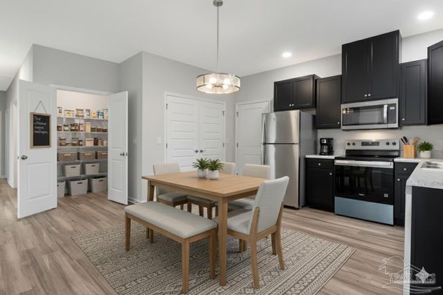 1105 W Gonzales St, Pensacola, FL 32501