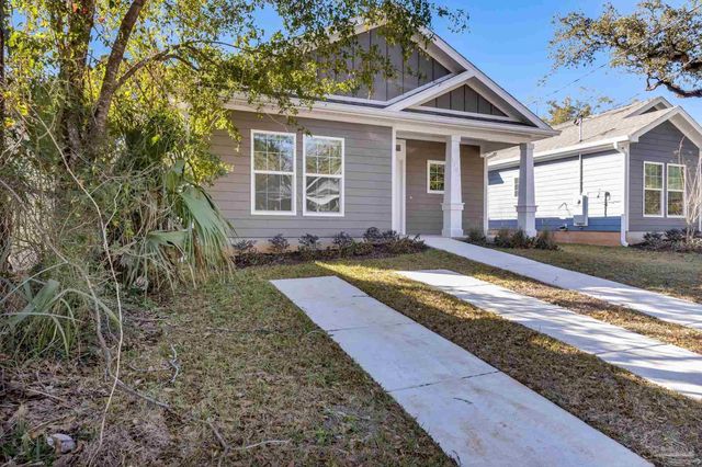1105 W Gonzales St, Pensacola, FL 32501