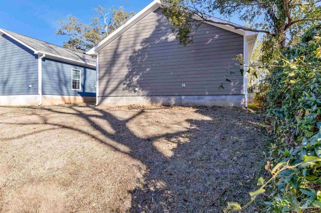 1105 W Gonzales St, Pensacola, FL 32501