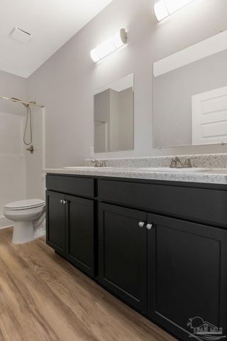 1105 W Gonzales St, Pensacola, FL 32501