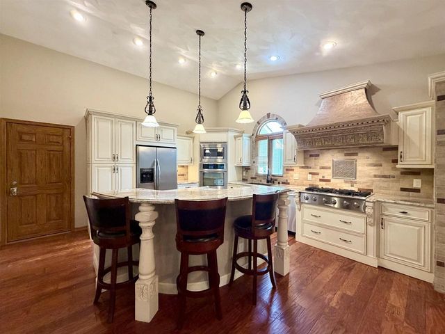 2716 Twelve Oaks Drive, Milton, WI 53563