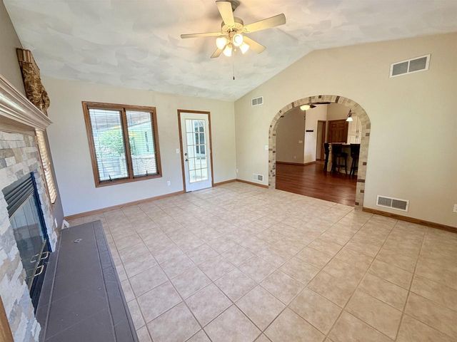 2716 Twelve Oaks Drive, Milton, WI 53563