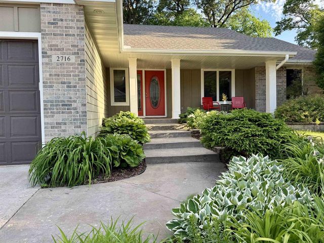 2716 Twelve Oaks Drive, Milton, WI 53563