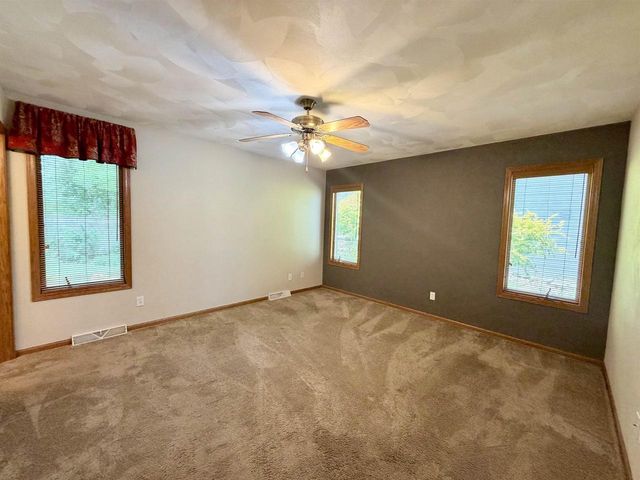 2716 Twelve Oaks Drive, Milton, WI 53563