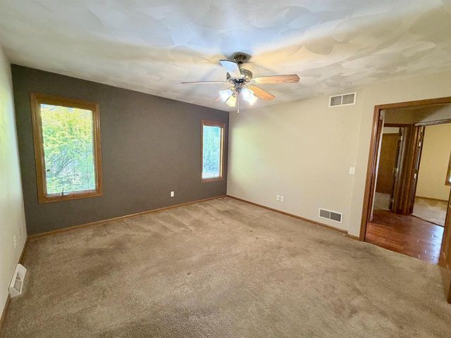 2716 Twelve Oaks Drive, Milton, WI 53563