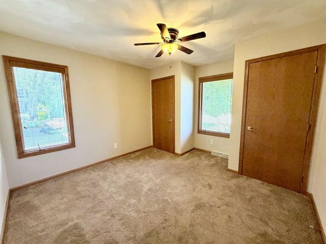 2716 Twelve Oaks Drive, Milton, WI 53563