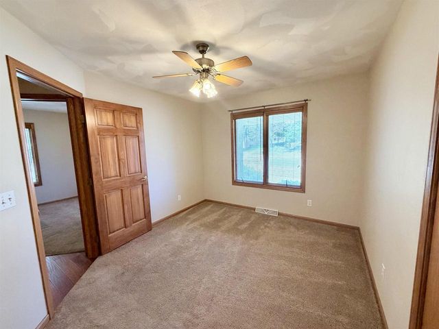 2716 Twelve Oaks Drive, Milton, WI 53563